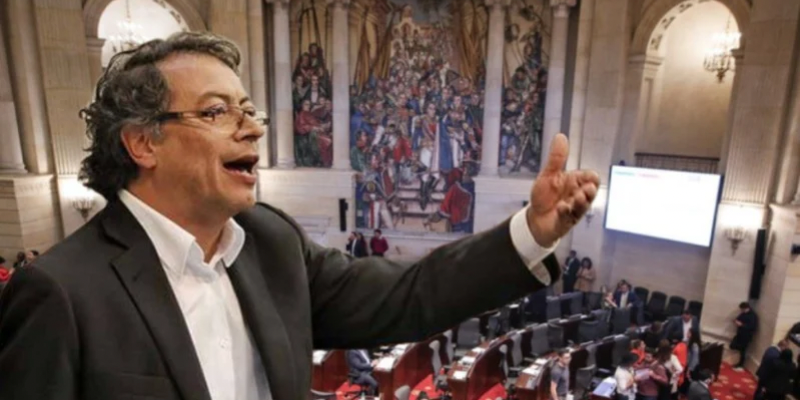 Gobierno reduce prima de servicios de los congresistas por decreto
