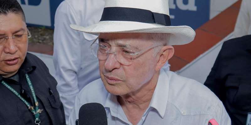 Uribe y Valencia lideran agenda política en el Huila