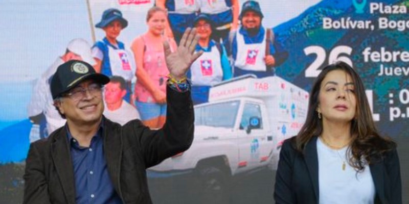 Petro anuncia dignificación laboral en salud para los EBS y canal anticorrupción