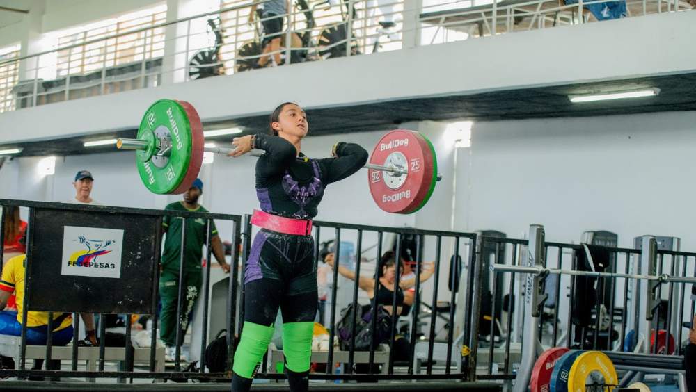 Mariana Achury de Pitalito a la Selección Colombia de Pesas