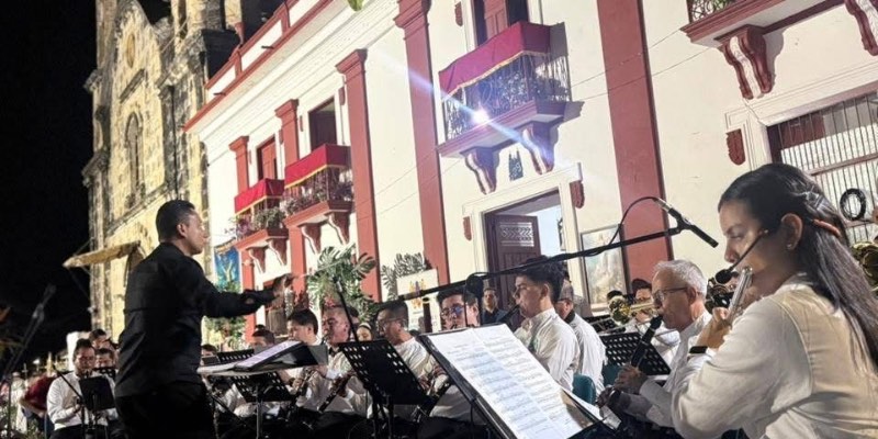 Banda Sinfónica del Huila encanta a habitantes de Paicol con concierto en Parroquia Santa Rosa de Lima