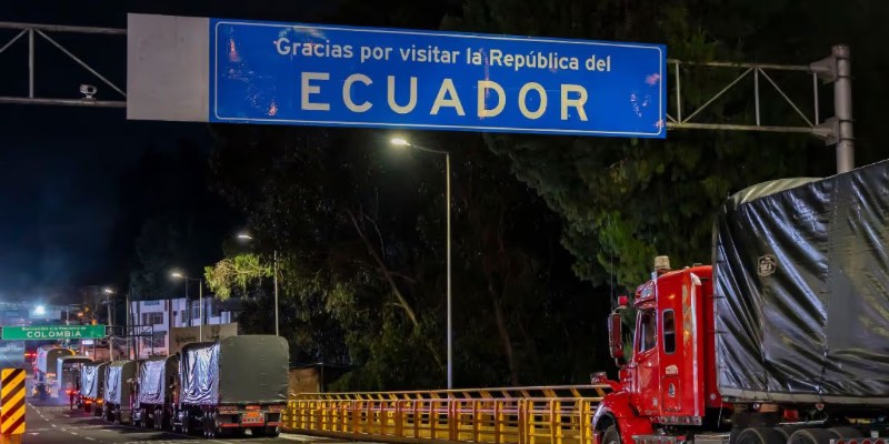 Ecuador subirá al 100 % aranceles a importaciones desde Colombia