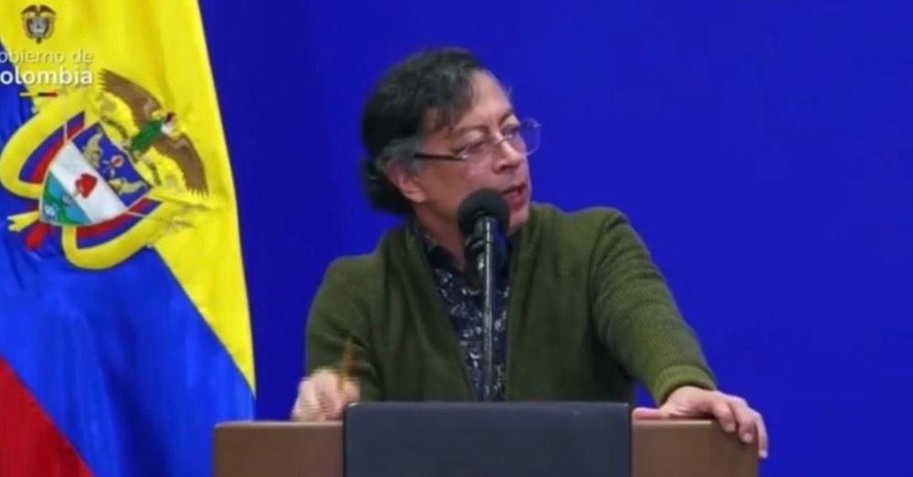 Petro es abucheado durante evento oficial en Corferias mientras defiende su gestión económica