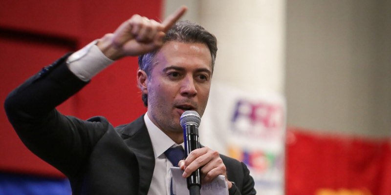 “La salud necesita un reseteo contra la corrupción”: Daniel Quintero asume como Supersalud