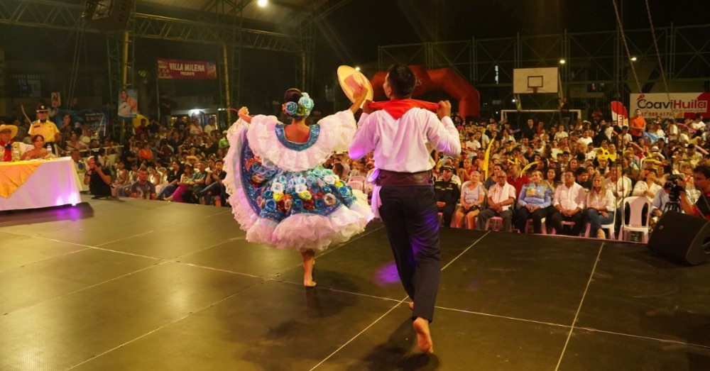 Candidatas de comunas Dos y Tres elegidas en ronda sampedrina del barrio Los Andes para el Reinado Popular
