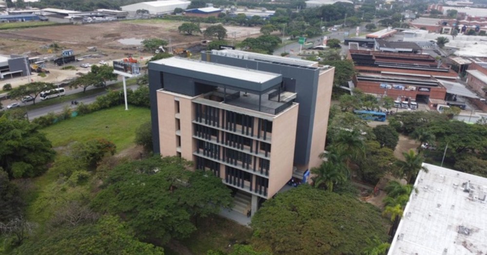 Petro inaugura sede universitaria tecnológica en Yumbo para 20.000 estudiantes