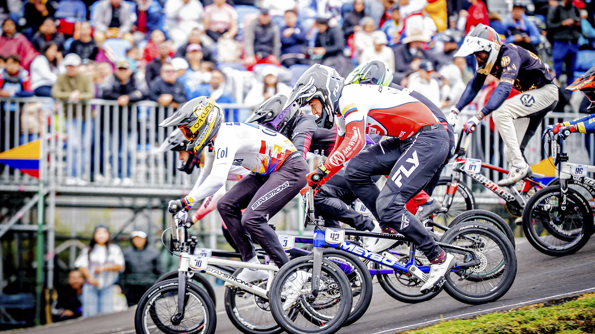 Colombia arrasa en la Copa Latina de BMX con seis medallas de oro en Bogotá