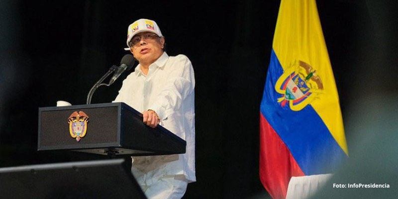 Petro denuncia ingreso de explosivos desde Chile y Ecuador y señala redes mafiosas detrás de ataques en Cauca