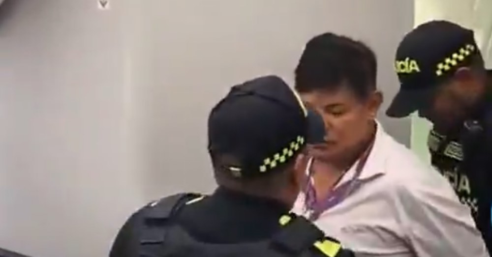 Pasajero acusado de agresión sexual obliga regreso de vuelo Bogotá-Madrid y Avianca lo demanda