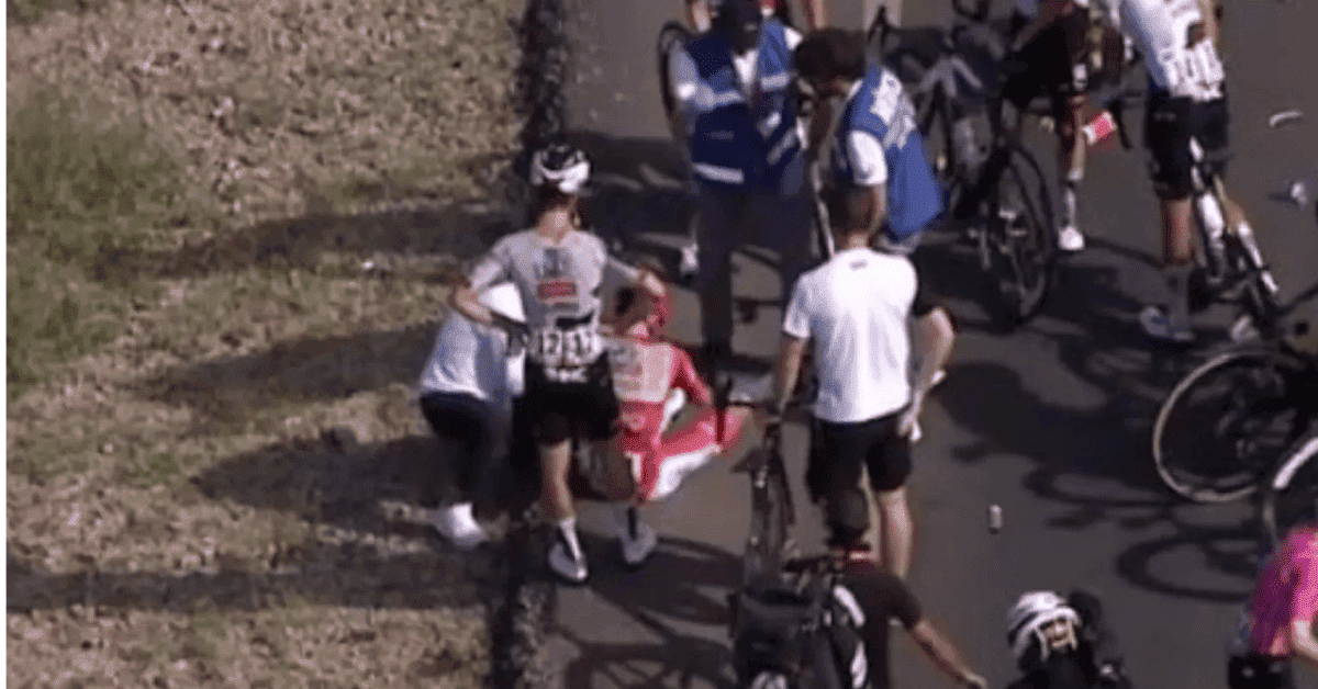 Alarma en el ciclismo: El parte médico inicial de Tadej Pogačar tras su abandono en La Vuelta