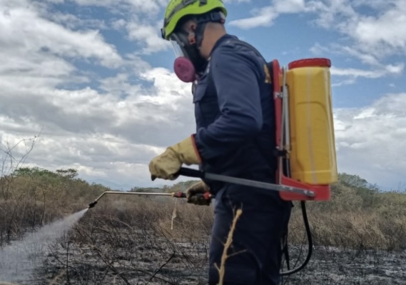Cinco incendios forestales en un solo día: Bomberos de Neiva enfrentan una nueva jornada crítica