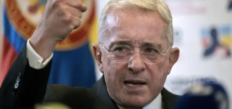 Fiscalía lleva caso de Uribe a la Corte Constitucional