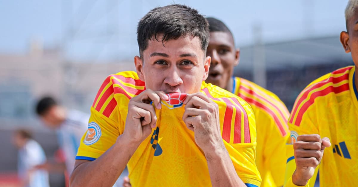 El huilense Cristian Tafur brilla con triplete y es elegido MVP en el Suramericano Sub-20 de Fútbol Playa