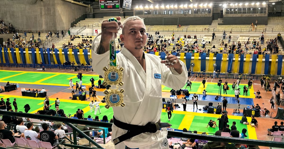 ¡Histórico! Óscar Ramírez se corona doble campeón mundial de Jiu-Jitsu en Brasil