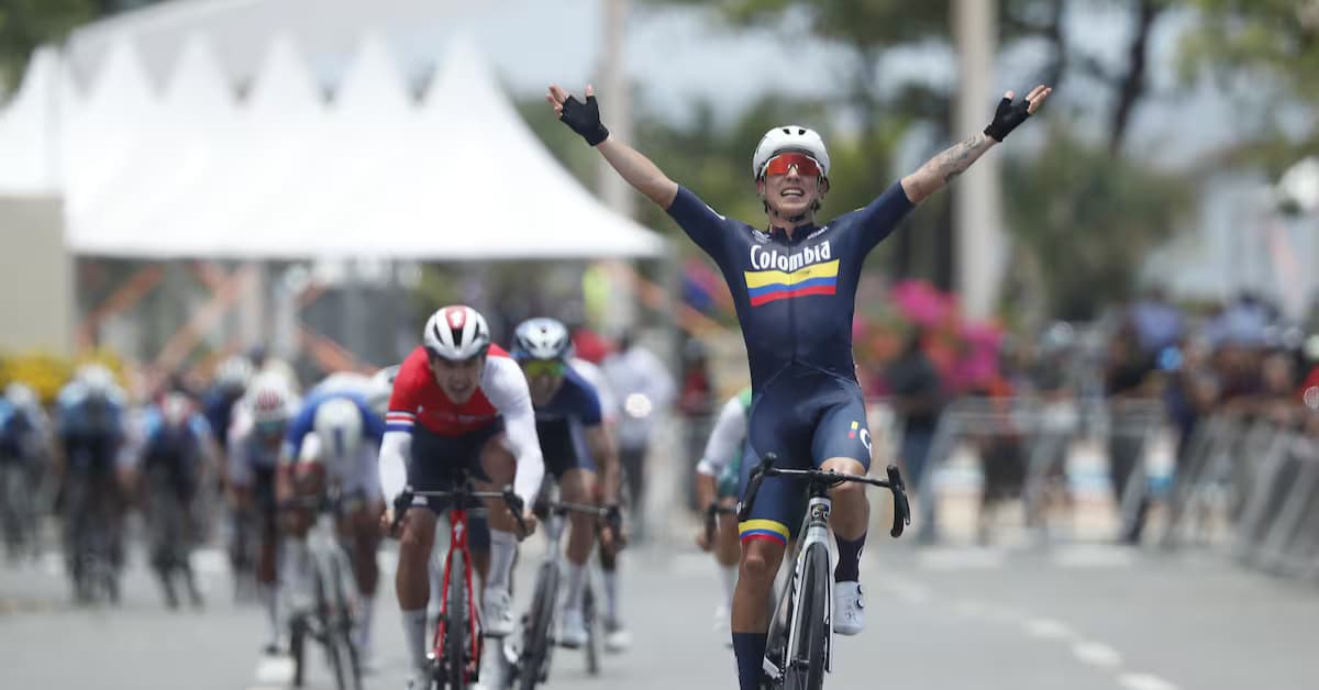 Nicolás Gómez gana medalla de oro en la ruta del ciclismo de los Juegos Centroamericanos