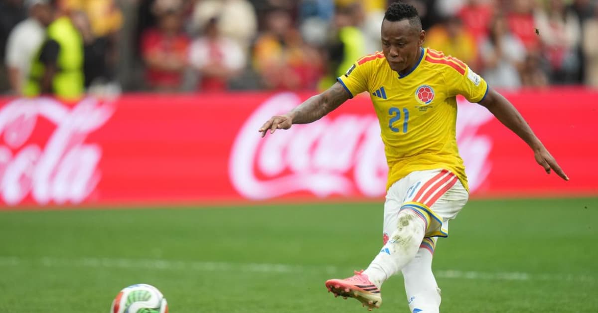 Jaminton Campaz no regresó al país por amenazas de muerte tras el partido ante Suiza