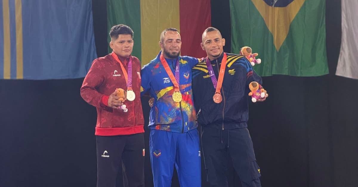 El luchador huilense Arbey Alarcón gana medalla de bronce en los Juegos Suramericanos
