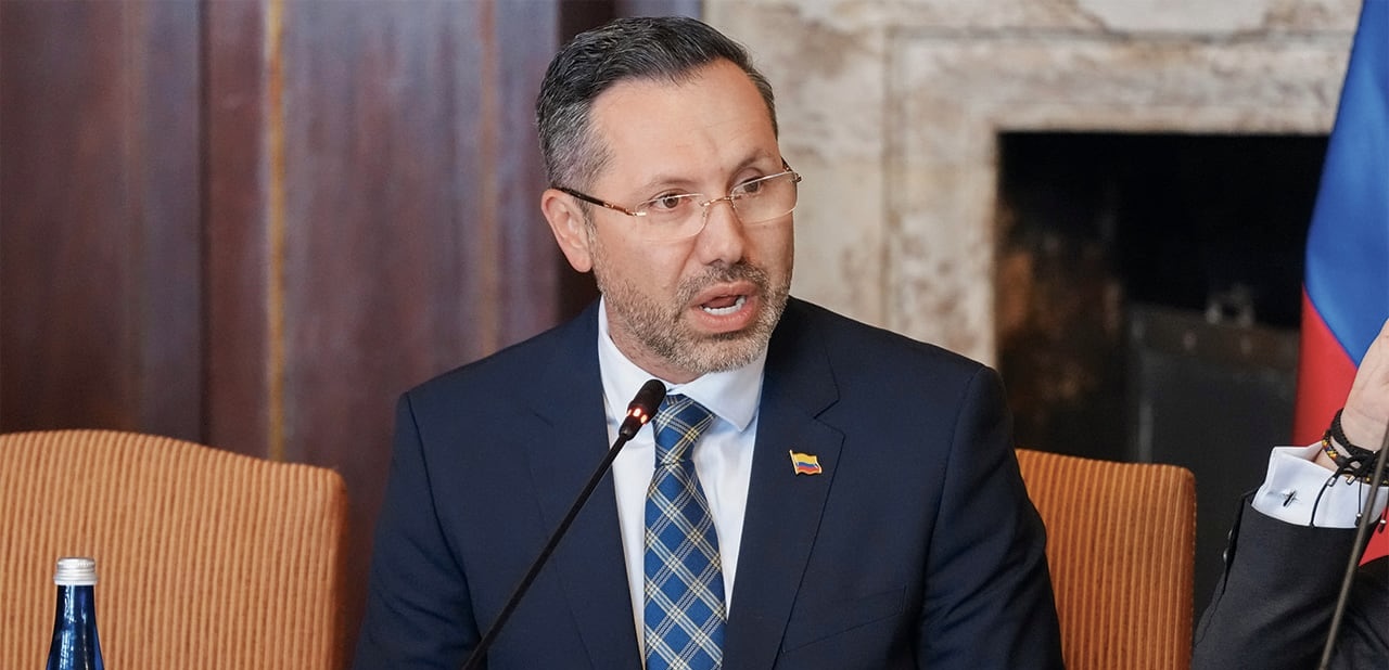 MinVivienda reporta presuntas irregularidades en proyectos y aumento de contratación por servicios