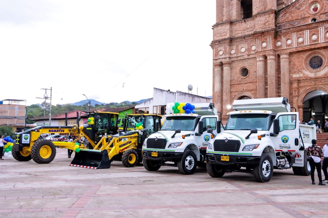 Timaná fortalece su maquinaria para atender las vías del municipio