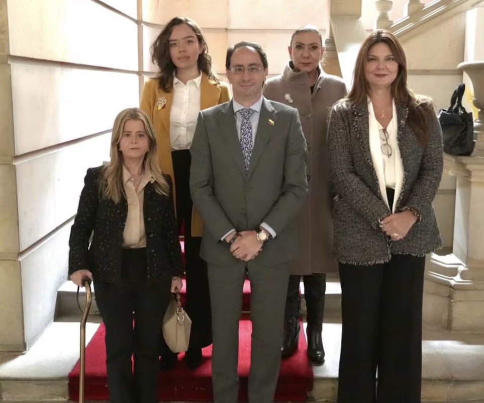 Gobierno Petro y equipo de Abelardo de la Espriella definen cronograma de empalme: proceso culminará el 31 de julio