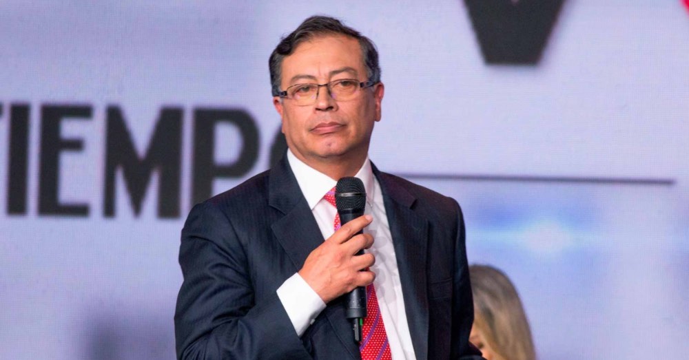 Petro señala a aliados de De la Espriella por millonario desfalco