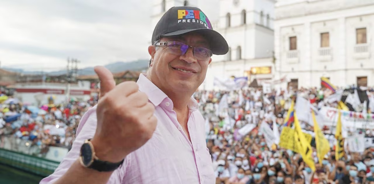 Petro arremete contra la derecha por su modelo económico