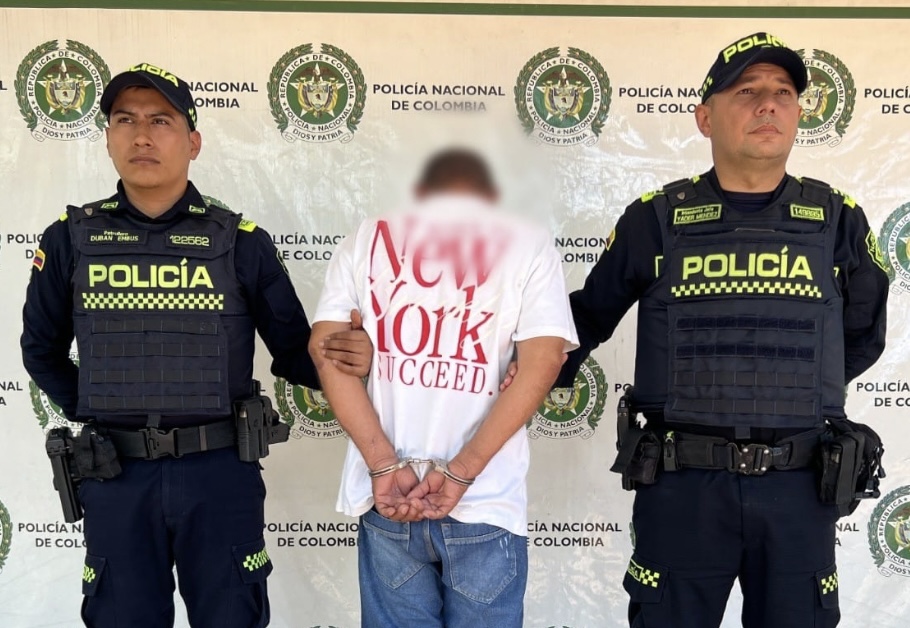 ¡Lo sorprendieron robando un espejo de $3 millones y terminó capturado en plena vía pública en Neiva!
