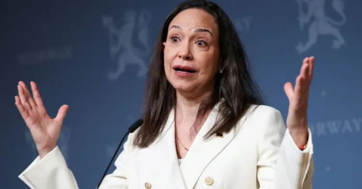 María Corina Machado dice que EE. UU. la dejó por fuera de las negociaciones en Caracas; el Departamento de Estado lo desmiente