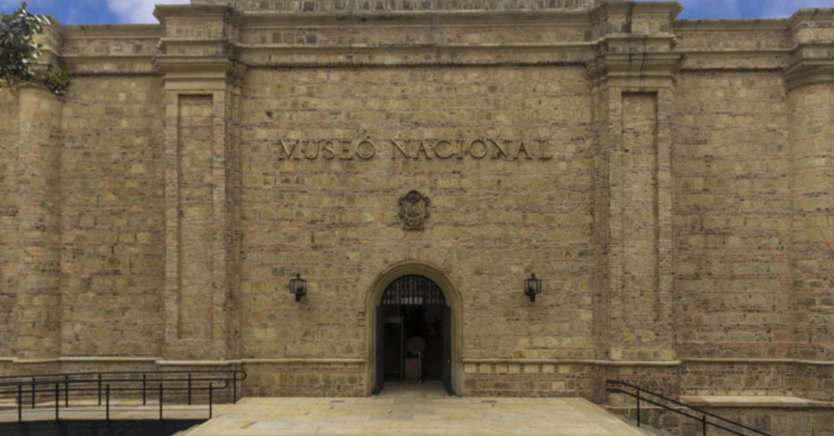 Pedraza anuncia que citará a la ministra de Cultura a debate de control político por el retiro de obras del Museo Nacional